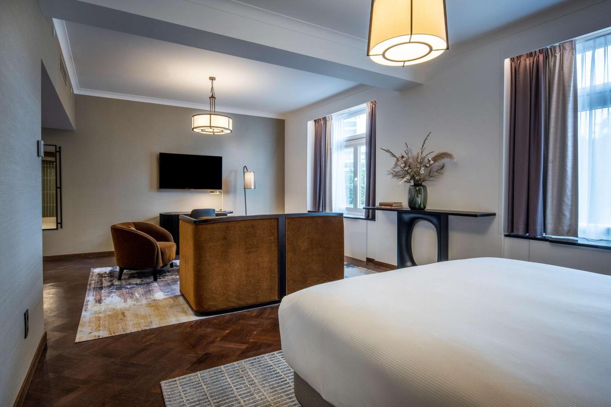 Doubletree By Hilton Brussels City ภายนอก รูปภาพ